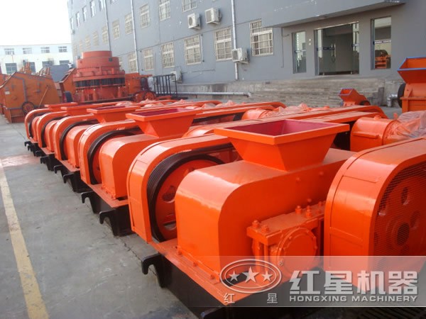 Двухзубая валковая дробилка Hongxing экономична